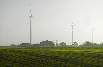 Flaches Land und starker Wind: Windkraftanlagen an der Nordseekste 